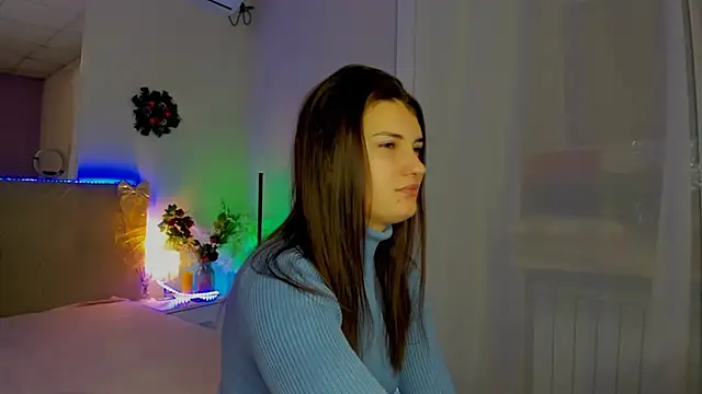 Snapshot of Laura_Leee chatting on December 19, 6:16 am Laura Leee online show from December 19, 6:16 am