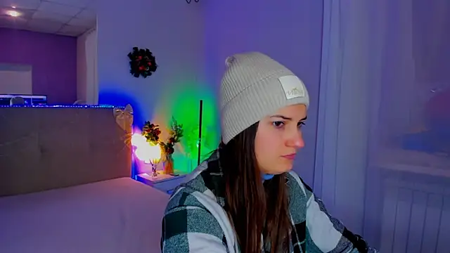 Snapshot of Laura_Leee chatting on January 12, 6:09 am Laura Leee online show from January 12, 6:09 am