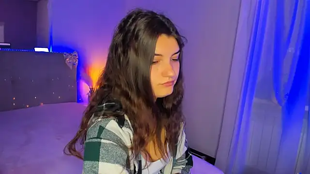 Laura Leee online show from June 1, 5:07 am