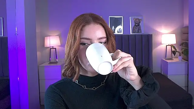 Snapshot of Madie__collins chatting on May 13, 11:39 am Madie collins online show from May 13, 11:39 am