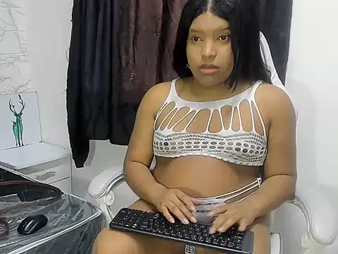 Snapshot of ShanayaKops chatting on November 24, 1:44 pm ShanayaKops online show from November 24, 1:44 pm