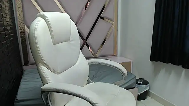 Snapshot of ShanayaKops chatting on March 2, 1:09 pm ShanayaKops online show from March 2, 1:09 pm