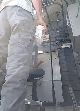 vanscr1 online show from September 18, 5:27 pm