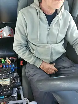 vanscr1 online show from March 5, 7:27 pm