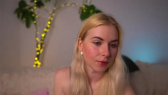 lorrie love story online show from April 10, 1:51 pm