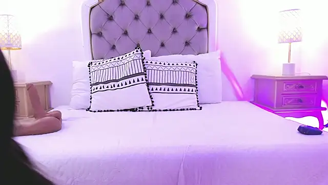 martina rivera  online show from March 17, 11:35 am