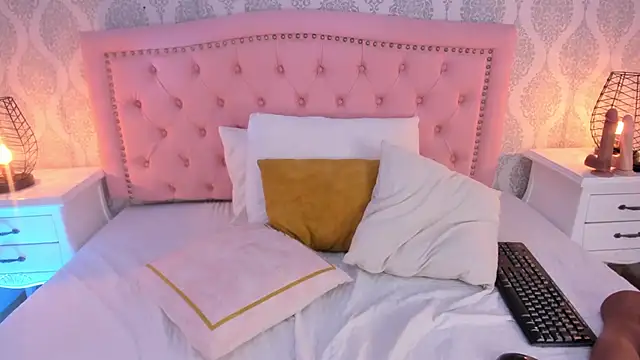 martina rivera  online show from February 22, 11:46 am