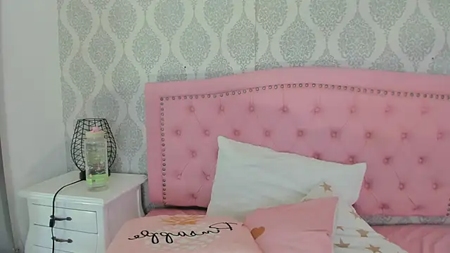 martina rivera  online show from November 30, 12:06 pm