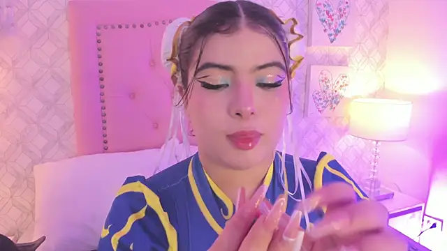 martina rivera  online show from March 28, 12:17 pm