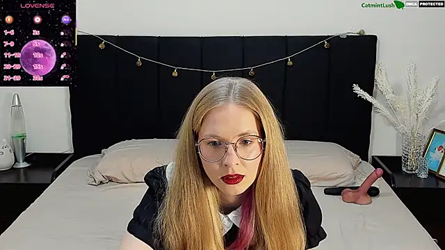 Snapshot of CatmintLush chatting on July 2, 11:44 pm CatmintLush online show from July 2, 11:44 pm
