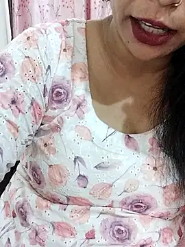 Urmila bhabhii online show from April 15, 3:12 am