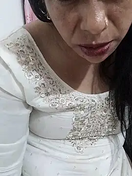 Urmila bhabhii online show from February 18, 3:41 pm