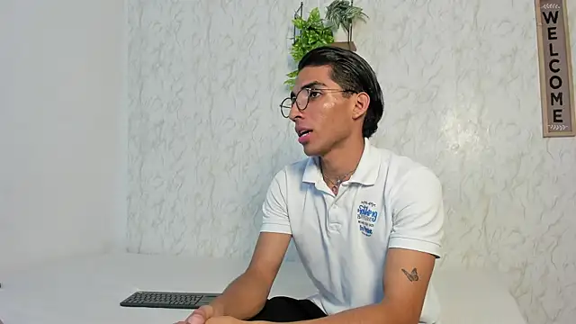 jony honey online show from May 22, 11:41 am