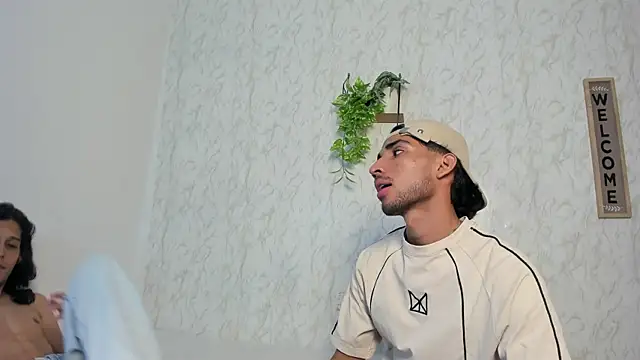 Snapshot of jony_honey chatting on July 11, 11:54 am jony honey online show from July 11, 11:54 am