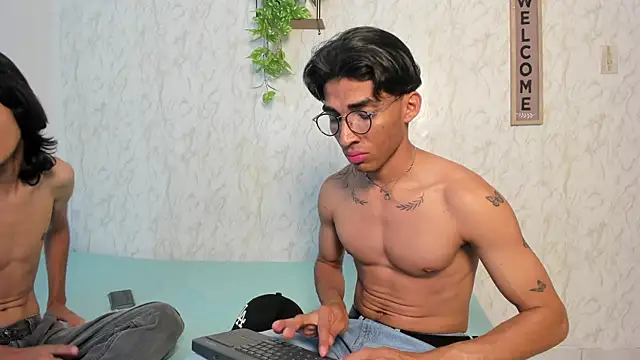 jony honey online show from April 5, 11:39 am