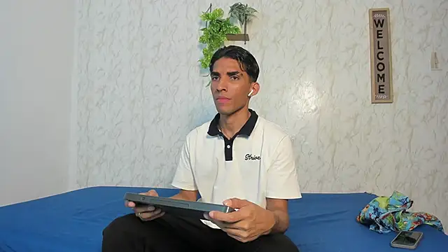 jony honey online show from January 9, 11:50 am