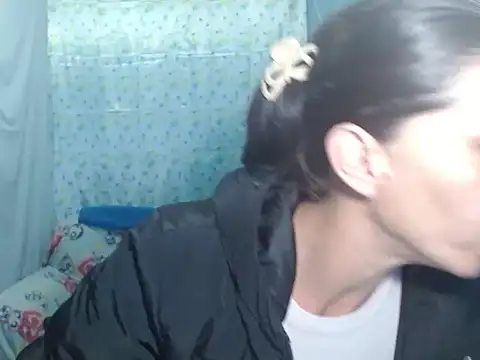 Snapshot of Marilyn_xxxx chatting on December 1, 9:26 pm Marilyn xxxx online show from December 1, 9:26 pm