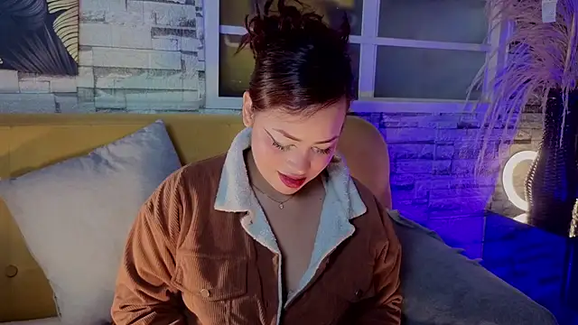 Snapshot of Estrella05_ chatting on March 13, 3:44 am Estrella05 online show from March 13, 3:44 am