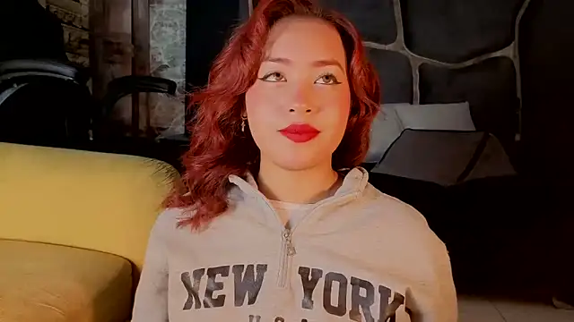 Snapshot of Estrella05_ chatting on October 20, 3:52 am Estrella05 online show from October 20, 3:52 am