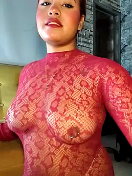 Snapshot of Estrella05_ chatting on November 19, 5:18 am Estrella05 online show from November 19, 5:18 am