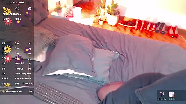 VictoriaMontero30000 online show from April 4, 1:01 am