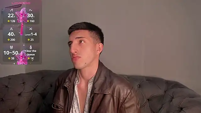 Snapshot of Un_Slutty chatting on October 13, 7:15 pm Un Slutty online show from October 13, 7:15 pm