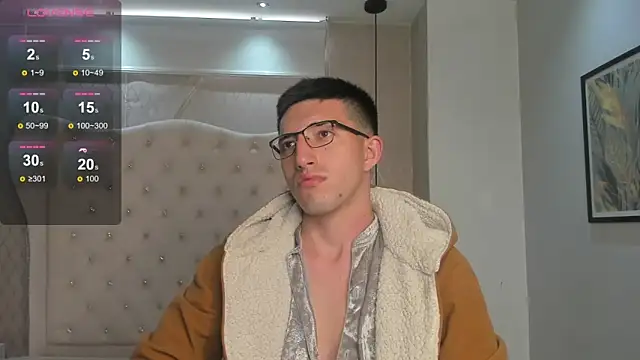 Snapshot of Un_Slutty chatting on October 8, 7:58 pm Un Slutty online show from October 8, 7:58 pm
