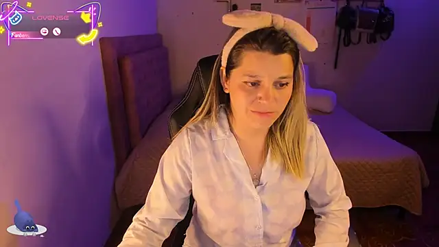 Sabrina Hall  online show from December 20, 11:24 am