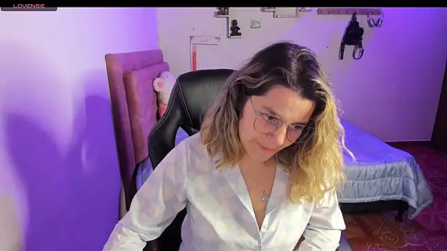Sabrina Hall  online show from September 9, 2:32 am