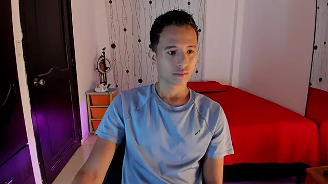 Snapshot of alessandro_wizard chatting on February 25, 1:00 pm alessandro wizard online show from February 25, 1:00 pm