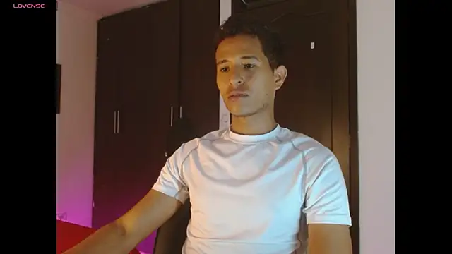 Snapshot of alessandro_wizard chatting on September 11, 3:45 pm alessandro wizard online show from September 11, 3:45 pm