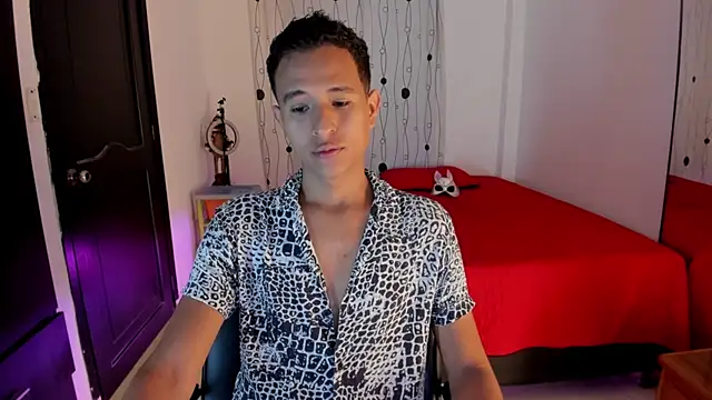 Snapshot of alessandro_wizard chatting on February 21, 12:49 pm alessandro wizard online show from February 21, 12:49 pm