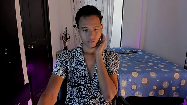 Snapshot of alessandro_wizard chatting on March 1, 3:38 pm alessandro wizard online show from March 1, 3:38 pm