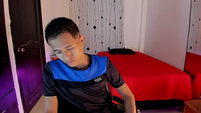 Snapshot of alessandro_wizard chatting on February 17, 10:16 pm alessandro wizard online show from February 17, 10:16 pm