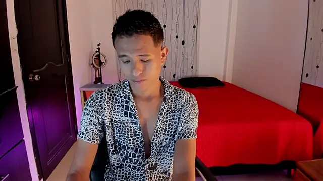 Snapshot of alessandro_wizard chatting on February 16, 2:31 am alessandro wizard online show from February 16, 2:31 am