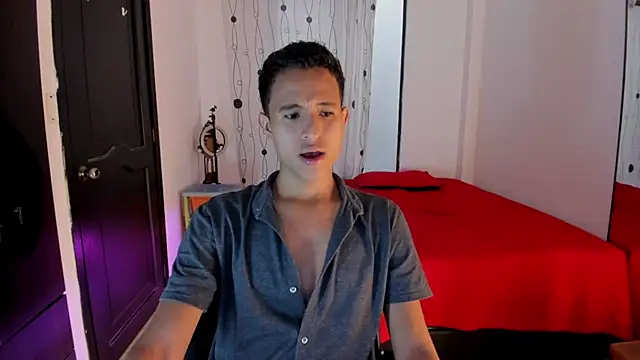 Snapshot of alessandro_wizard chatting on February 27, 7:26 pm alessandro wizard online show from February 27, 7:26 pm