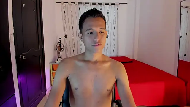 Snapshot of alessandro_wizard chatting on February 24, 3:31 pm alessandro wizard online show from February 24, 3:31 pm