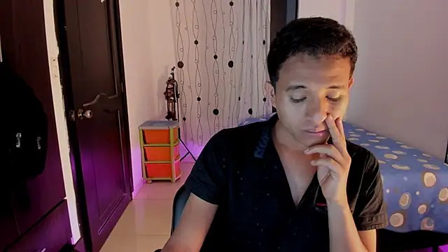 Snapshot of alessandro_wizard chatting on March 5, 2:36 am alessandro wizard online show from March 5, 2:36 am