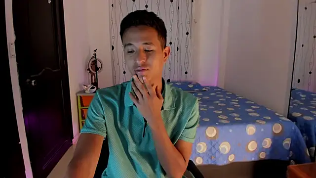 Snapshot of alessandro_wizard chatting on February 12, 9:54 pm alessandro wizard online show from February 12, 9:54 pm