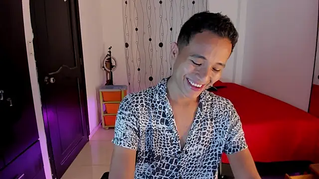 Snapshot of alessandro_wizard chatting on February 21, 11:10 pm alessandro wizard online show from February 21, 11:10 pm