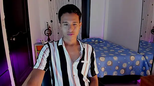 Snapshot of alessandro_wizard chatting on March 8, 11:18 pm alessandro wizard online show from March 8, 11:18 pm