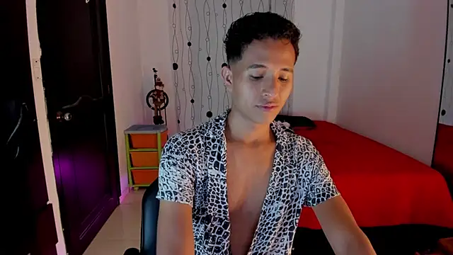 Snapshot of alessandro_wizard chatting on March 21, 3:33 am alessandro wizard online show from March 21, 3:33 am