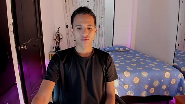 Snapshot of alessandro_wizard chatting on February 28, 2:31 pm alessandro wizard online show from February 28, 2:31 pm