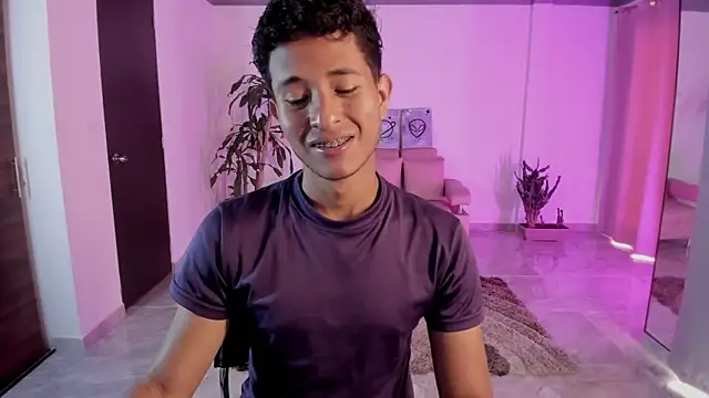 Snapshot of alessandro_wizard chatting on November 15, 3:27 pm alessandro wizard online show from November 15, 3:27 pm