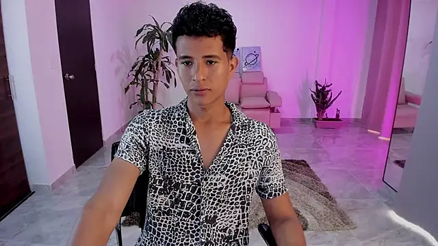 Snapshot of alessandro_wizard chatting on October 27, 4:52 pm alessandro wizard online show from October 27, 4:52 pm