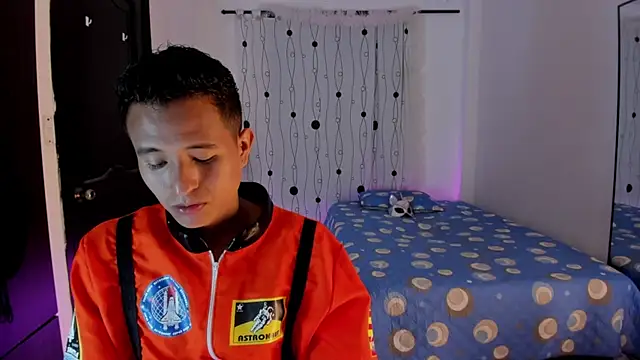 Snapshot of alessandro_wizard chatting on February 8, 9:46 pm alessandro wizard online show from February 8, 9:46 pm