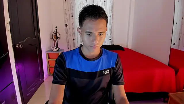 Snapshot of alessandro_wizard chatting on February 17, 7:12 pm alessandro wizard online show from February 17, 7:12 pm