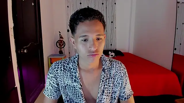 Snapshot of alessandro_wizard chatting on March 21, 12:29 am alessandro wizard online show from March 21, 12:29 am