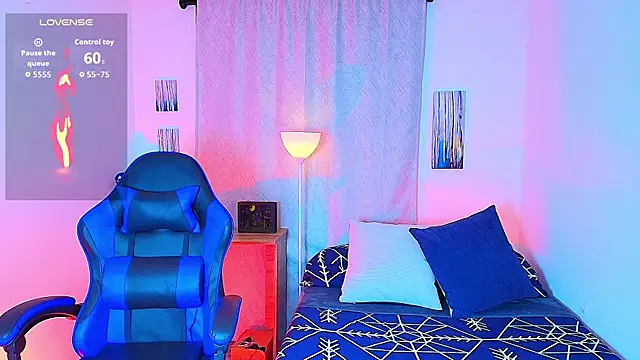 Snapshot of aron_wi chatting on November 12, 9:35 am aron wi online show from November 12, 9:35 am