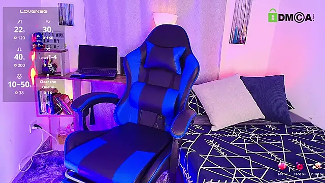 Snapshot of aron_wi chatting on October 30, 10:46 am aron wi online show from October 30, 10:46 am